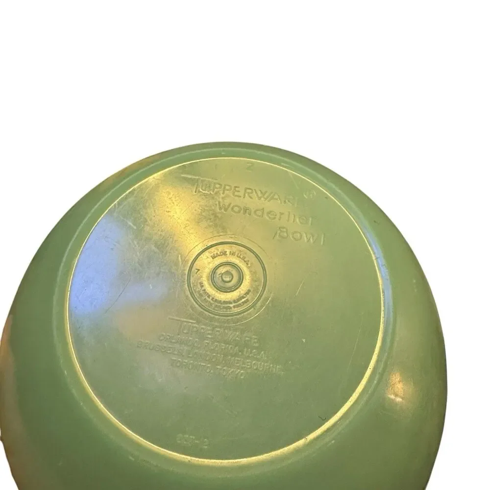Vintage Tupperware Jadeite Wonderlier‎ (2) & Crisp It Bowl 1 Lid Greens